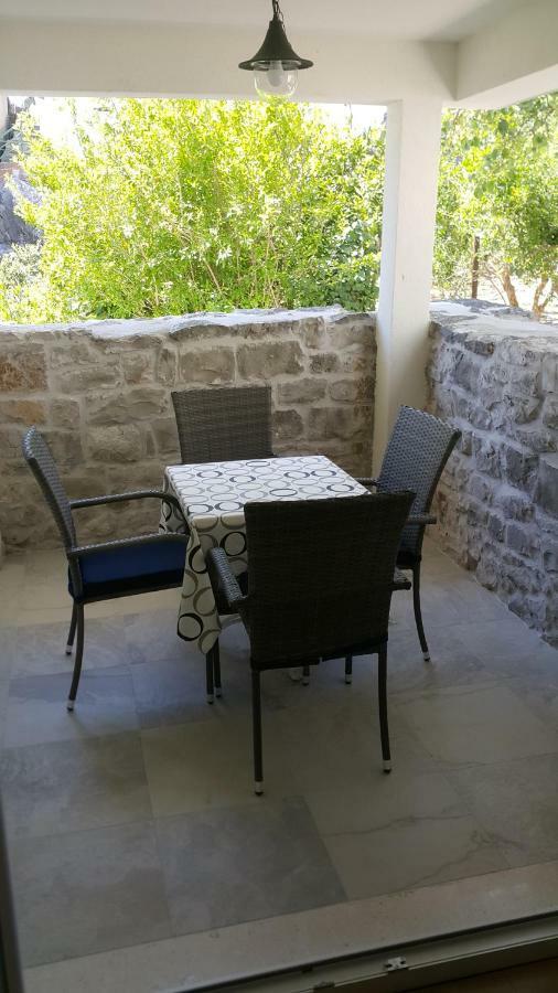 Apartments Dvor - Ap1, Ap2, Ap3 Baška Voda Dış mekan fotoğraf
