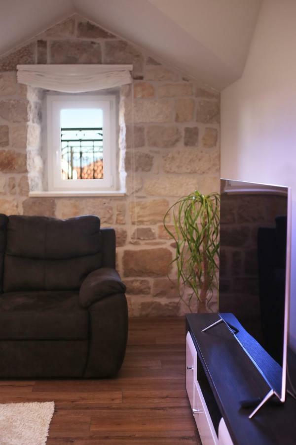 Apartments Dvor - Ap1, Ap2, Ap3 Baška Voda Dış mekan fotoğraf