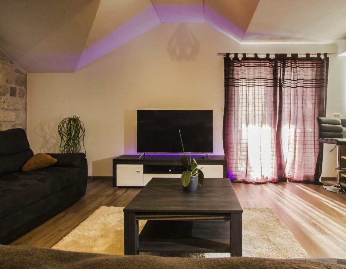 Apartments Dvor - Ap1, Ap2, Ap3 Baška Voda Dış mekan fotoğraf