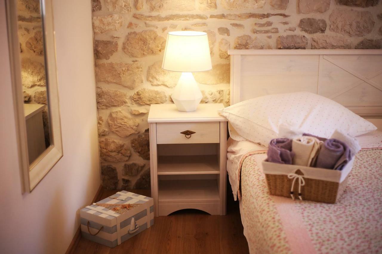 Apartments Dvor - Ap1, Ap2, Ap3 Baška Voda Dış mekan fotoğraf