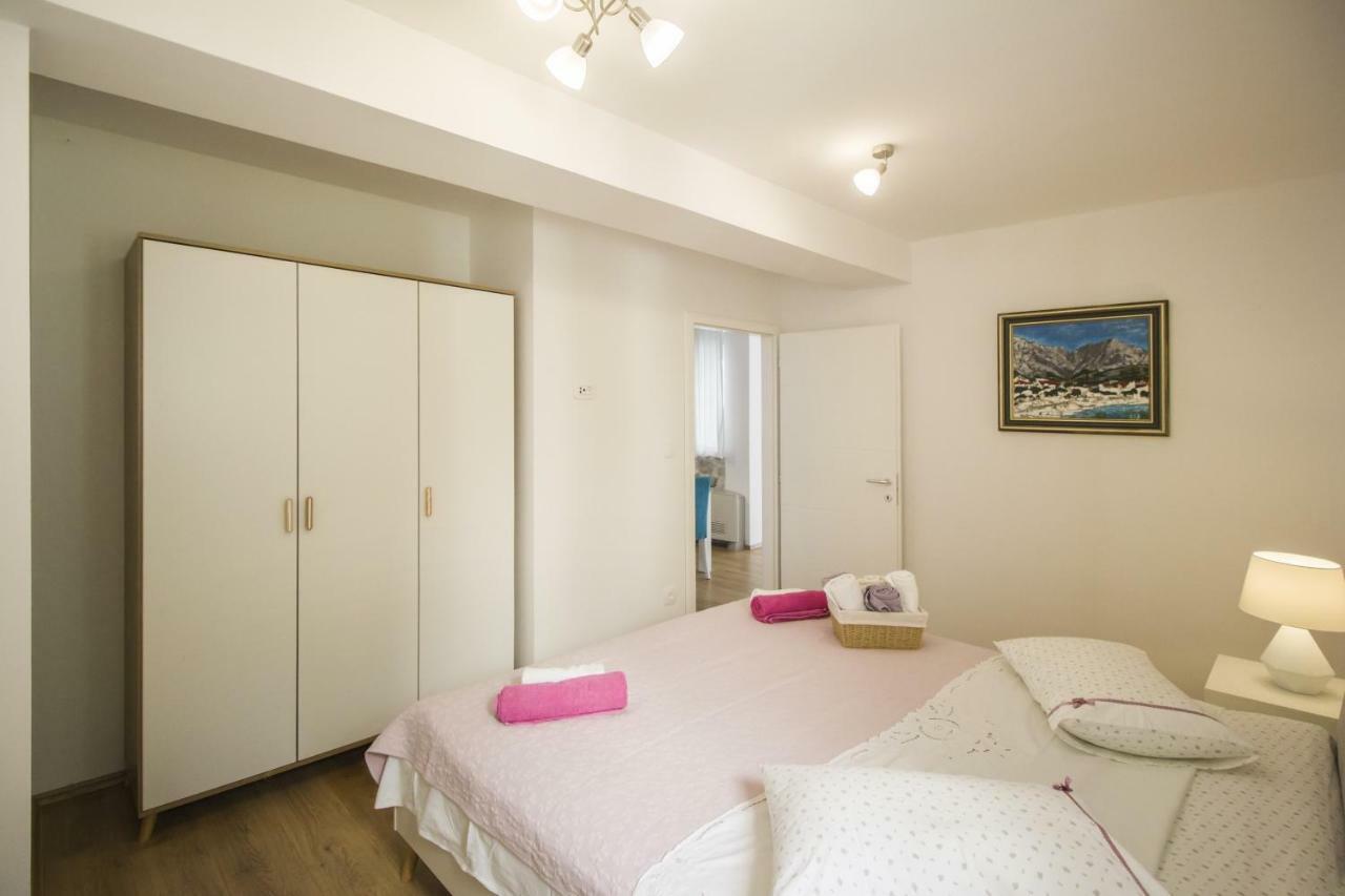 Apartments Dvor - Ap1, Ap2, Ap3 Baška Voda Dış mekan fotoğraf
