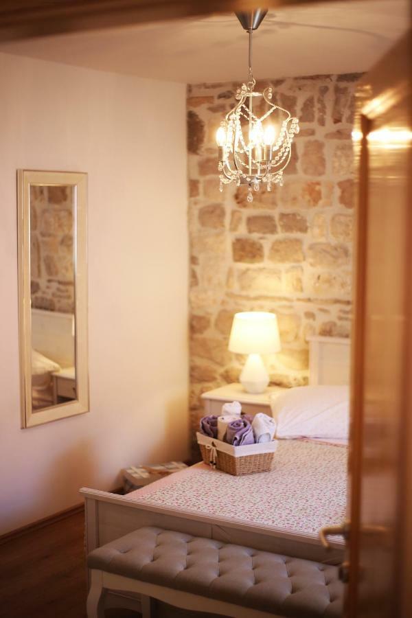 Apartments Dvor - Ap1, Ap2, Ap3 Baška Voda Dış mekan fotoğraf