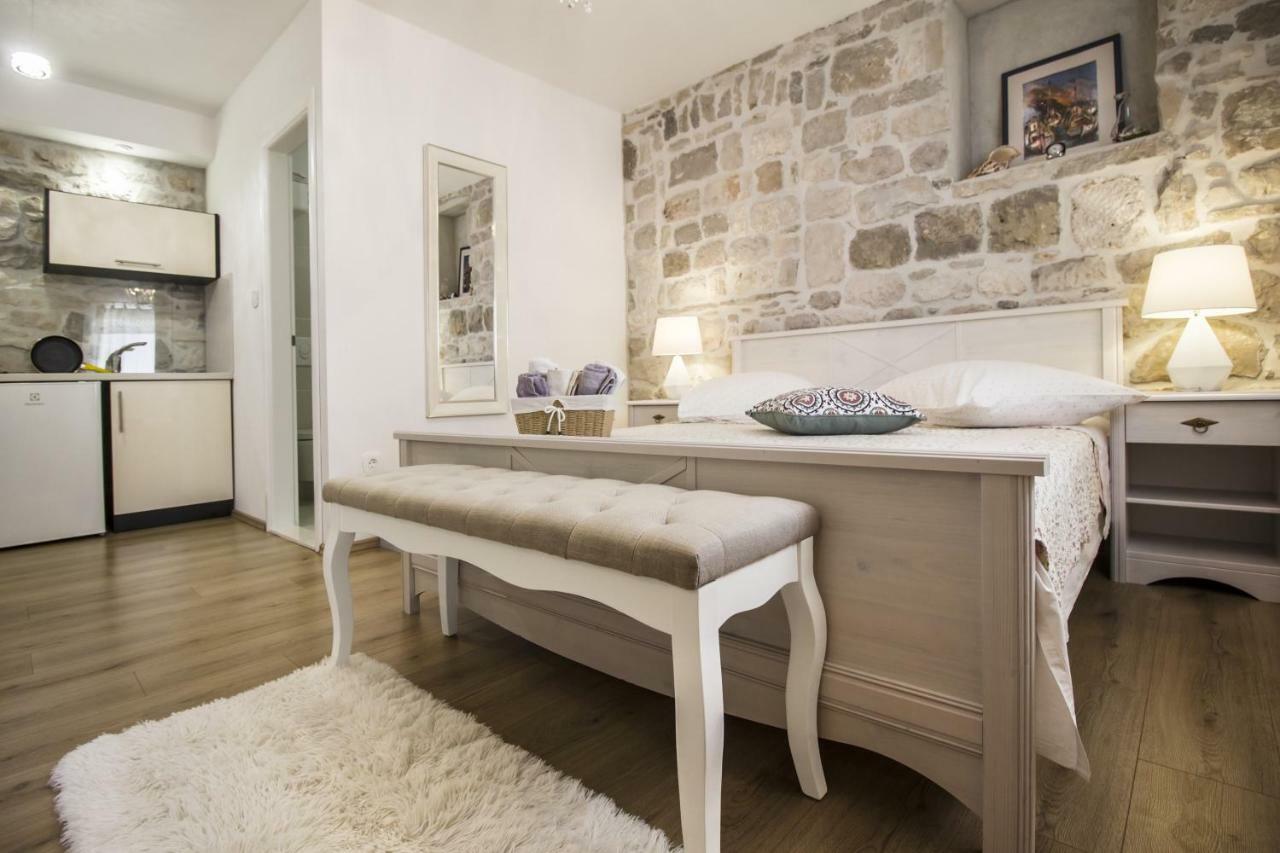 Apartments Dvor - Ap1, Ap2, Ap3 Baška Voda Dış mekan fotoğraf