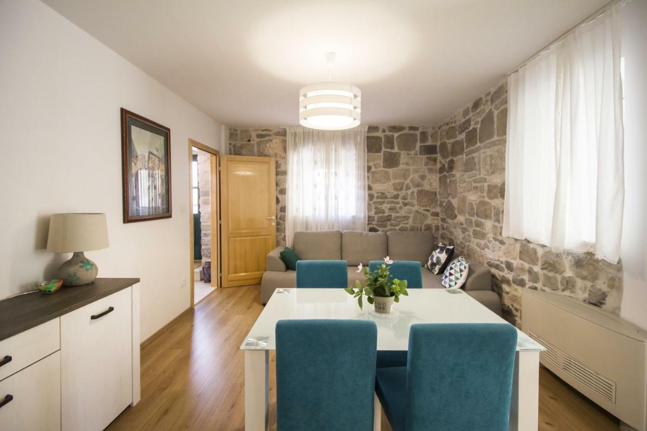 Apartments Dvor - Ap1, Ap2, Ap3 Baška Voda Dış mekan fotoğraf