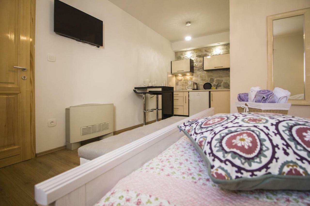 Apartments Dvor - Ap1, Ap2, Ap3 Baška Voda Dış mekan fotoğraf