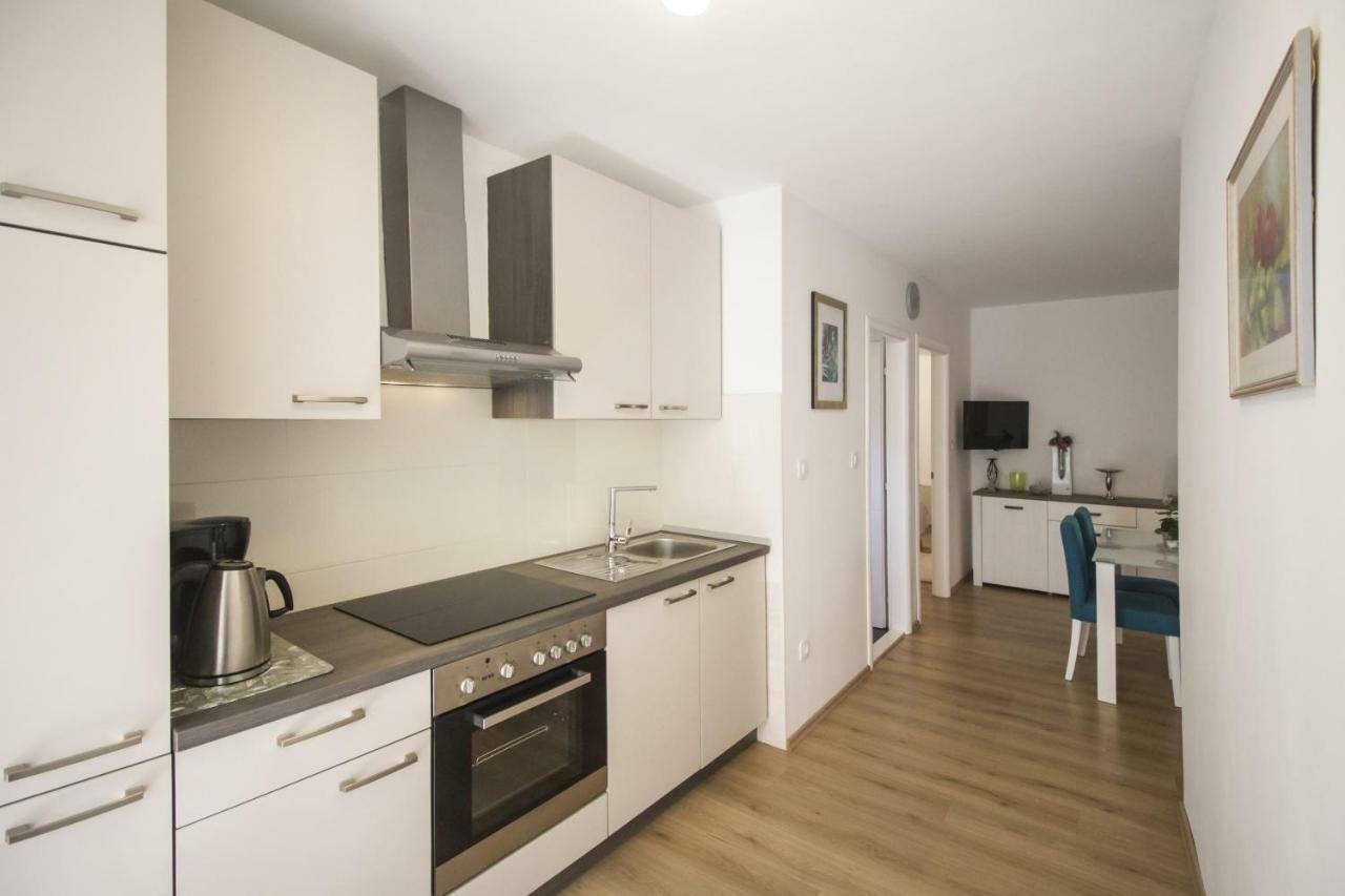 Apartments Dvor - Ap1, Ap2, Ap3 Baška Voda Dış mekan fotoğraf
