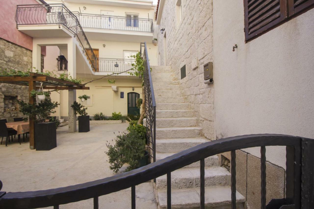 Apartments Dvor - Ap1, Ap2, Ap3 Baška Voda Dış mekan fotoğraf