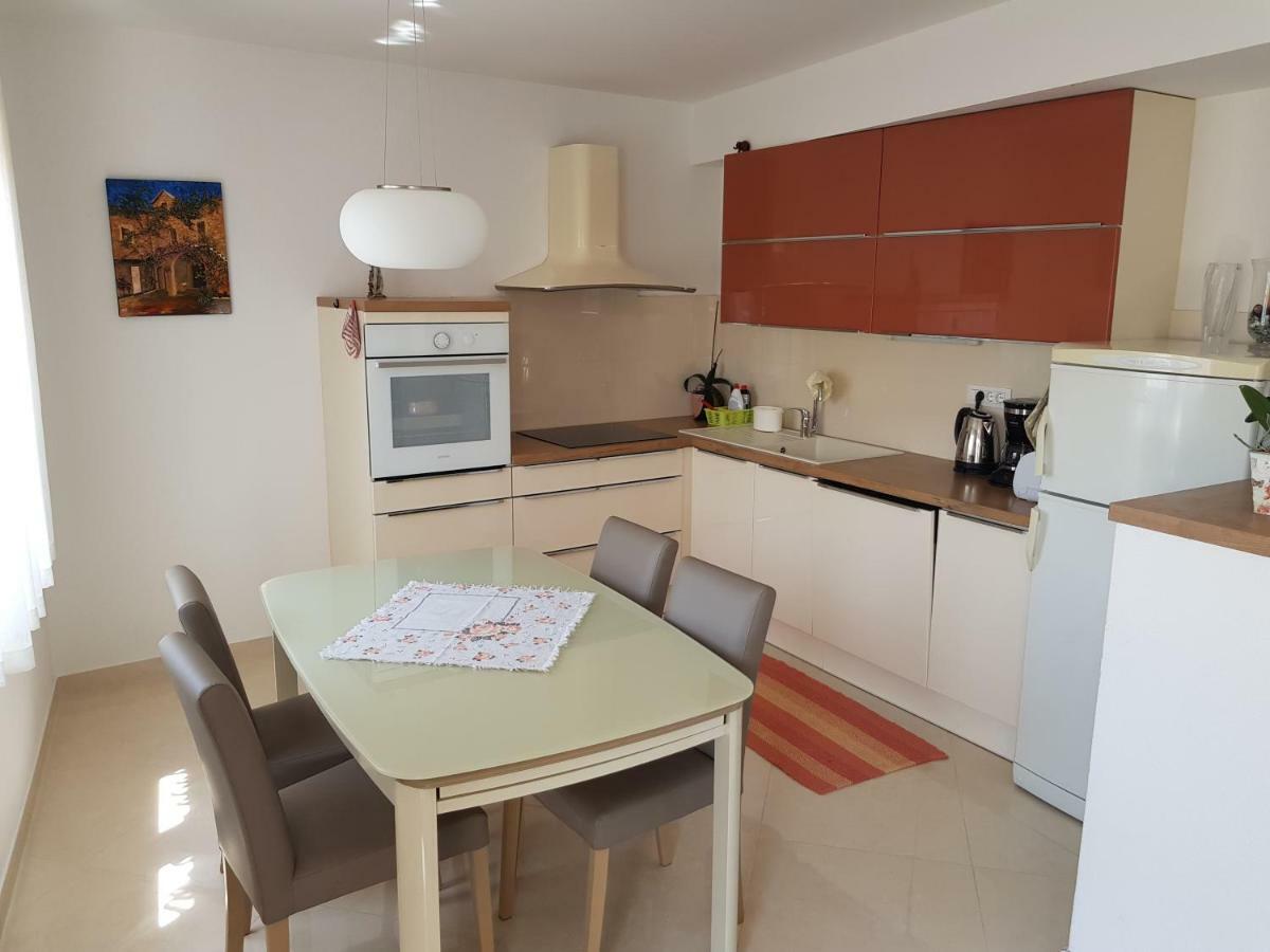Apartments Dvor - Ap1, Ap2, Ap3 Baška Voda Dış mekan fotoğraf