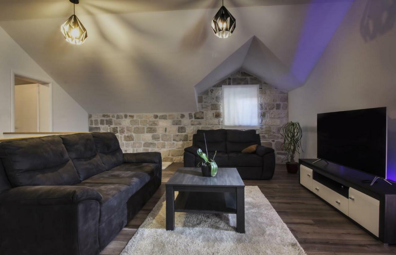 Apartments Dvor - Ap1, Ap2, Ap3 Baška Voda Dış mekan fotoğraf